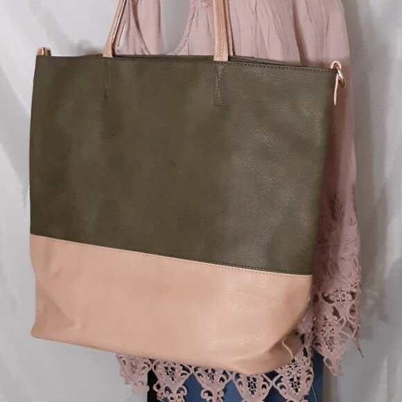 Pretty Persuasions Colorblock Tote Bag - Picture 1 of 6